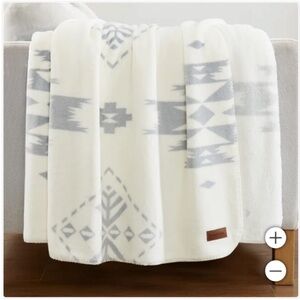 NWT Pendleton Plush Throw BIRCH TREE